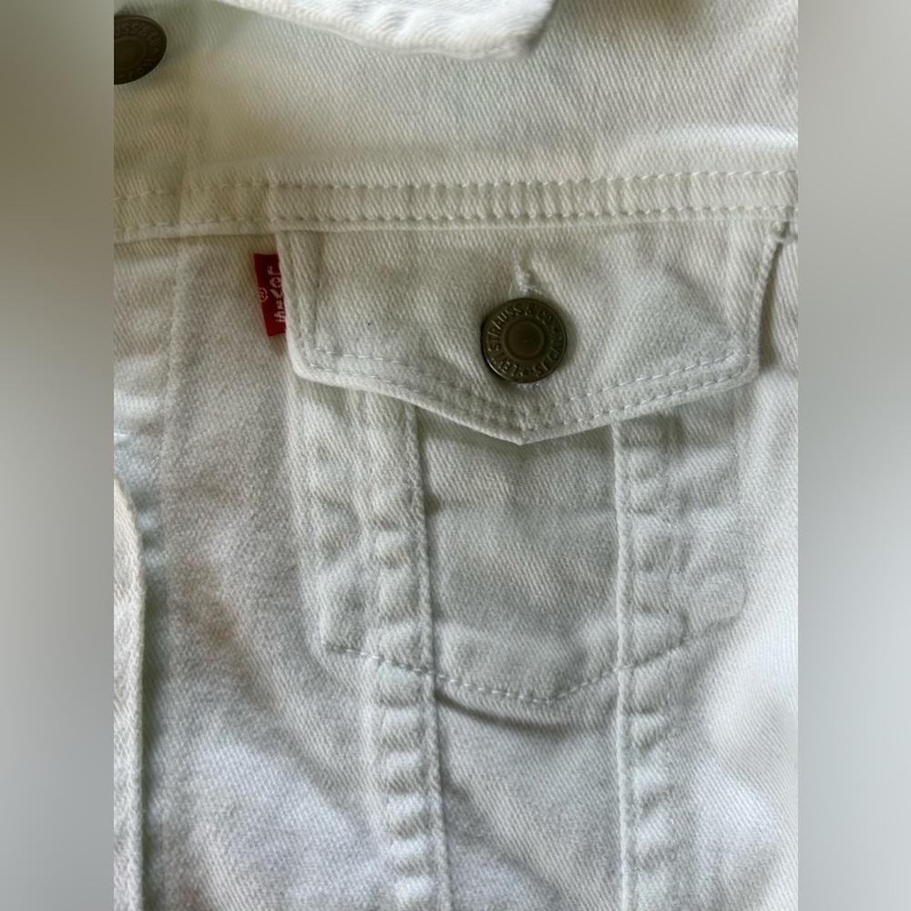Levi’s Jean Jacket - Picture 15 of 16